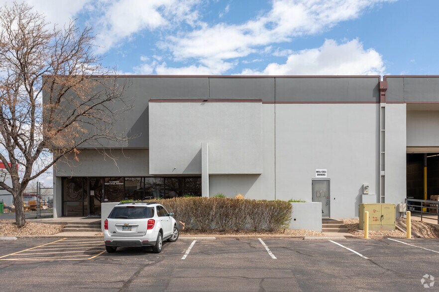 11809-11839 E 51st Ave, Denver, CO à louer - Photo de l’immeuble – Image 3 sur 9