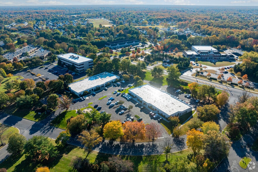 1 & 3 Eves Dr - Medical/Office Portfolio portefeuille de 2 biens à vendre sur LoopNet.fr - Aérien – Image 3 sur 15