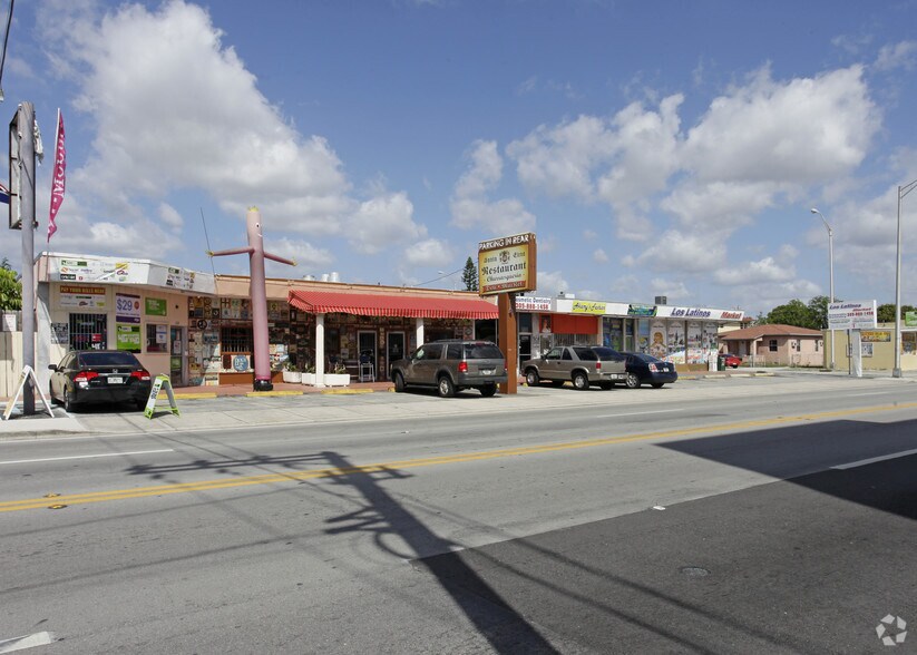 1352-1380 E 4th Ave, Hialeah, FL à louer - Photo de l’immeuble – Image 3 sur 9