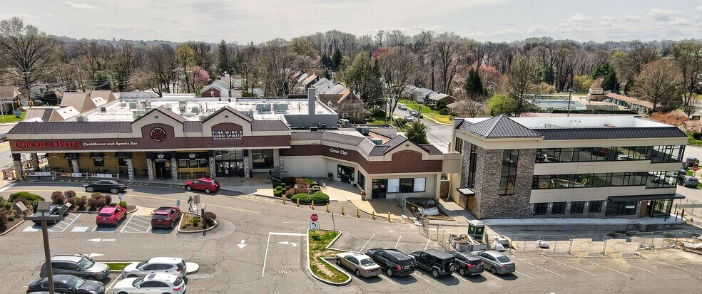 5035 Township Line Rd, Drexel Hill, PA à louer - Photo de l’immeuble – Image 3 sur 9