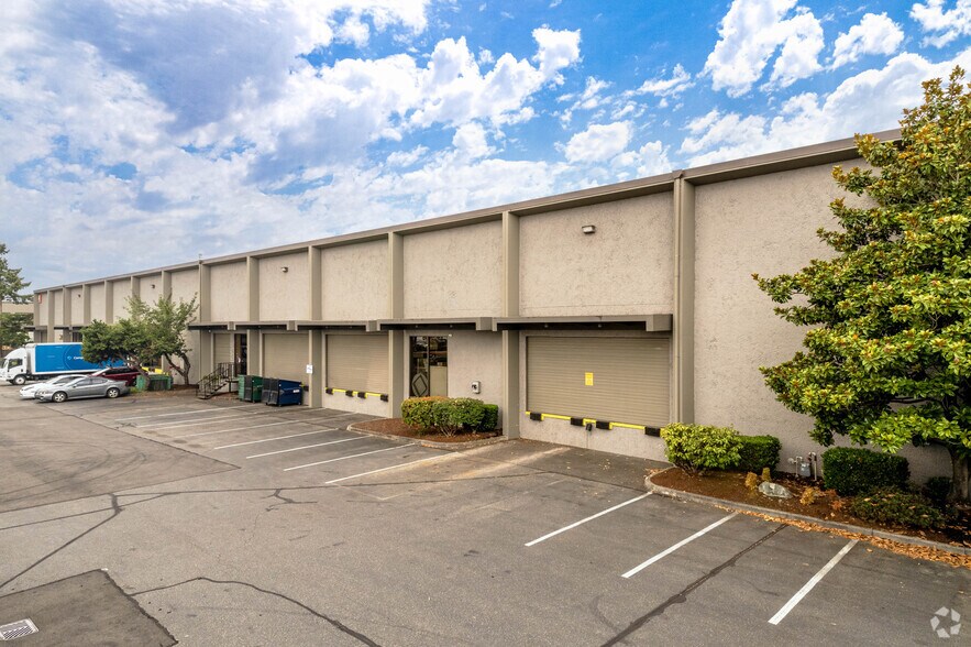 18205-18221 Andover Park W, Tukwila, WA à louer - Photo de l’immeuble – Image 2 sur 3