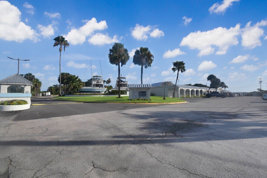 101-121 Yacht Club Dr, Saint Augustine, FL à louer - Photo de l’immeuble – Image 3 sur 12
