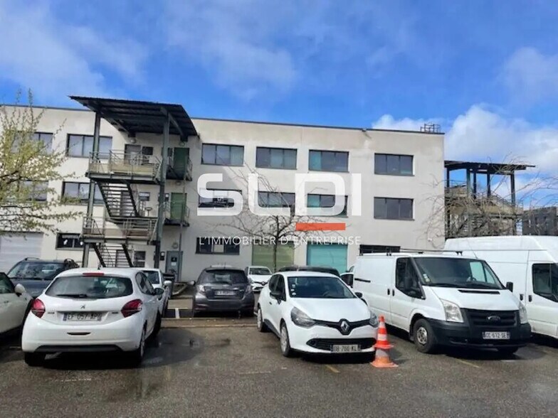 Bureau dans Villeurbanne à louer - Photo de l’immeuble – Image 1 sur 9