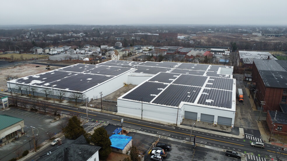 1159-1193 Broad St, Central Falls, RI à louer - Photo de l’immeuble – Image 2 sur 15