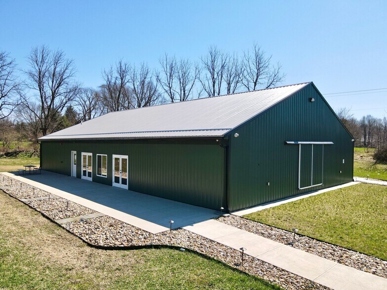 988 State st, Cassopolis, MI à louer - Photo de l’immeuble – Image 2 sur 5