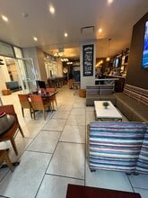 326 W 37th St, New York, NY à louer Photo intérieure– Image 2 sur 8