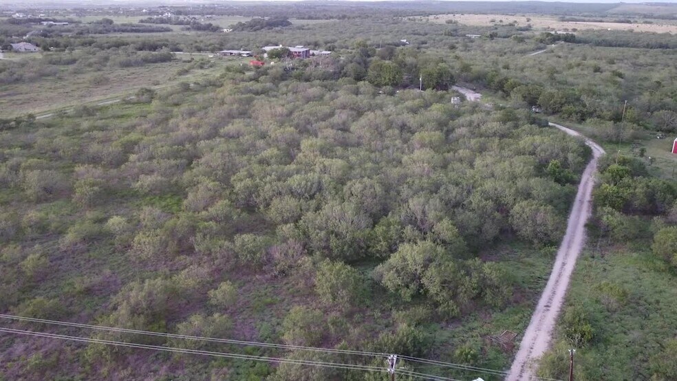 4921 SE River Rd, Martindale, TX à vendre - Vidéo sur l’annonce professionnelle – Image 2 sur 4