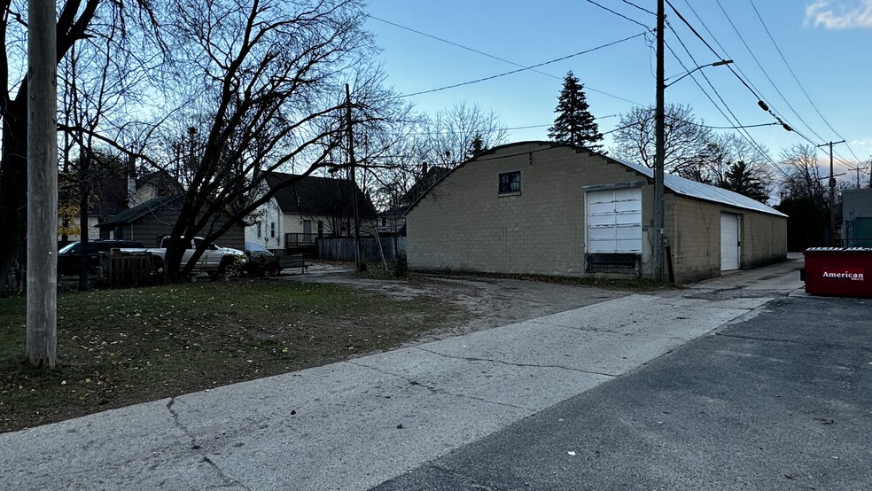 115 1/2 E Nelson St, Cadillac, MI à vendre - Photo de l’immeuble – Image 2 sur 8