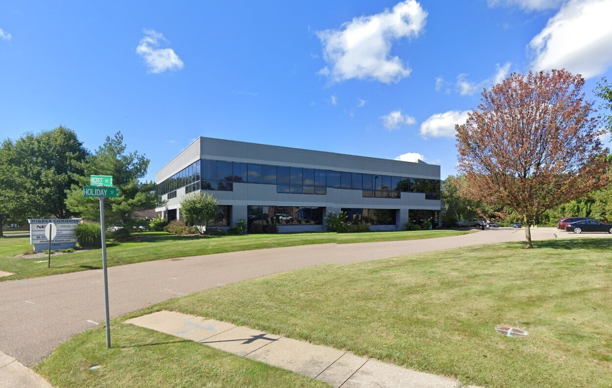 4825 Higbee Ave, Canton, OH à louer Photo de l’immeuble– Image 1 sur 13