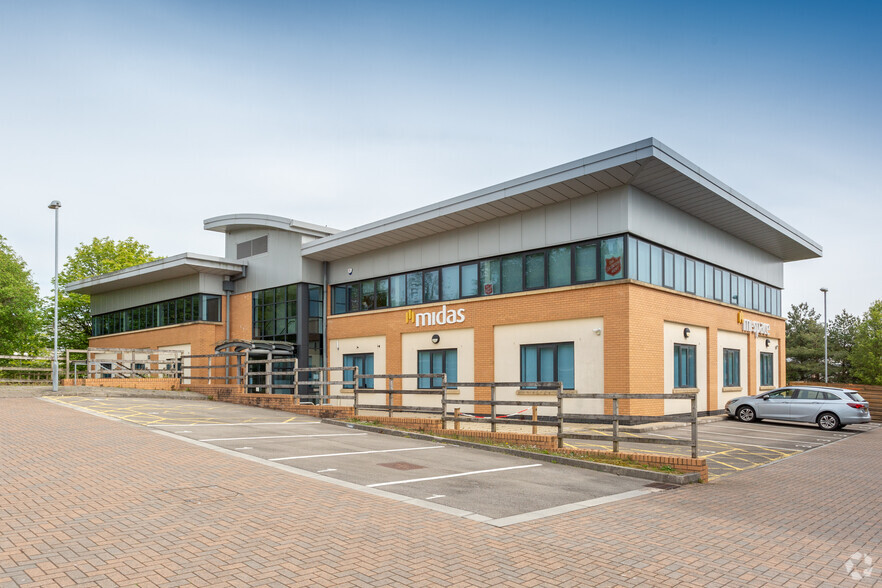 Lakeside Dr, Newport à louer - Photo principale – Image 1 sur 4