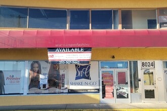 8024 S Tacoma Way, Lakewood, WA à louer Photo intérieure– Image 1 sur 1