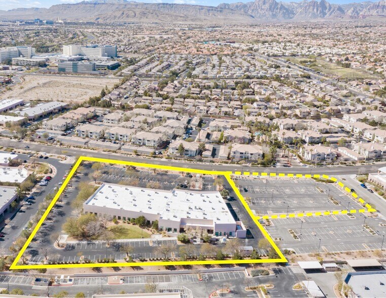 10000 Covington Cross Dr, Las Vegas, NV à louer - Photo de l’immeuble – Image 3 sur 7