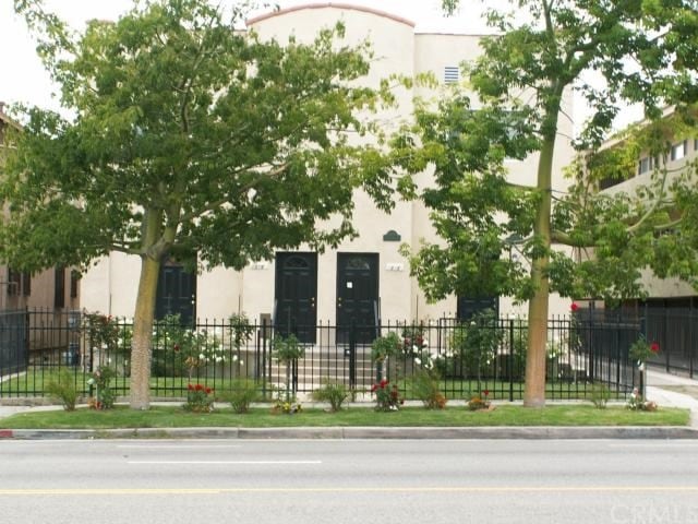 1818 S La Brea Ave, Los Angeles, CA à vendre - Photo principale – Image 1 sur 36