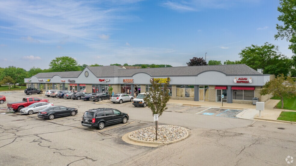 3520 Okemos Rd, Okemos, MI à vendre - Photo de l’immeuble – Image 2 sur 3