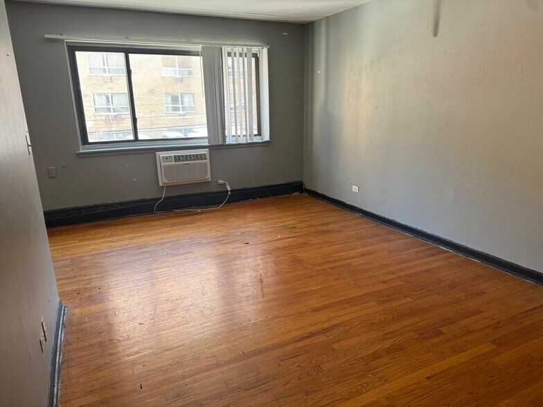 5833 N Kenmore Ave, Chicago, IL à vendre - Photo de l’immeuble – Image 2 sur 7