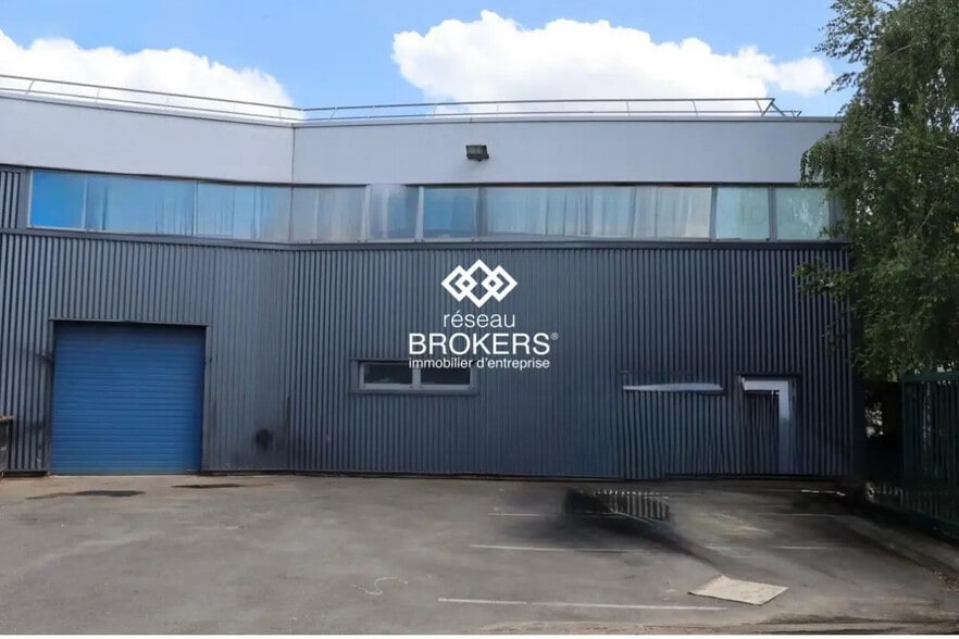 Industriel/Logistique dans Stains à vendre - Photo de l’immeuble – Image 1 sur 11