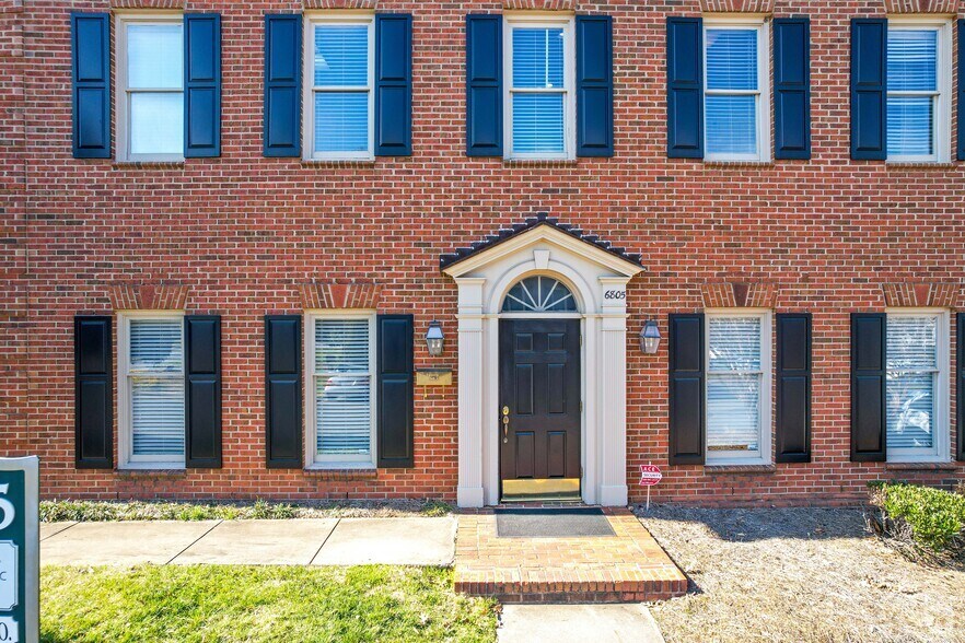 6805 Fairview Rd, Charlotte, NC à vendre - Photo de l’immeuble – Image 3 sur 4