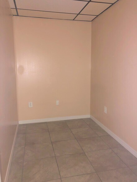 102 Columbia Dr, Cape Canaveral, FL à vendre - Photo intérieure – Image 2 sur 47