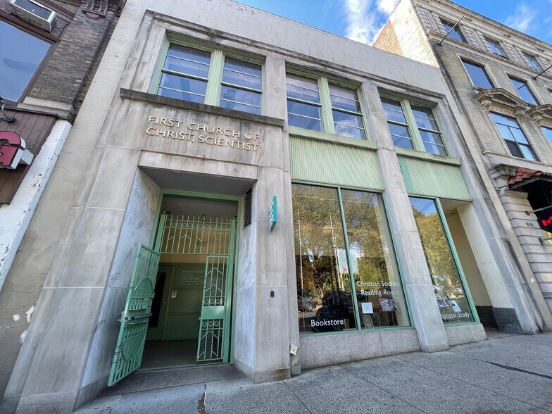 950 Chapel St, New Haven, CT à vendre - Photo principale – Image 1 sur 6