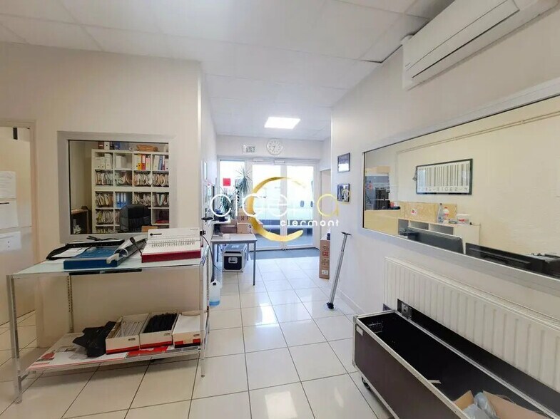 Bureau dans Clermont-Ferrand à louer - Photo de l’immeuble – Image 1 sur 8