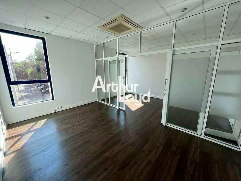 Bureau dans Vallauris à vendre - Photo de l’immeuble – Image 3 sur 4