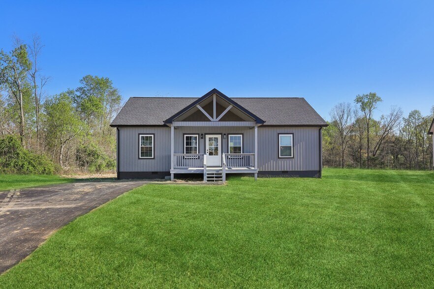 100 Amos Cir, Lafayette, TN à vendre - Photo principale – Image 1 sur 3