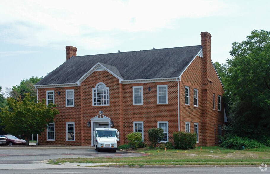 12528 Warwick Blvd, Newport News, VA à louer - Photo de l’immeuble – Image 3 sur 8