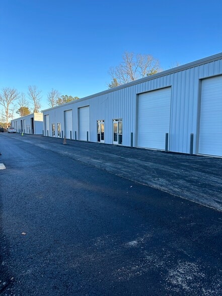 10083 Patterson Park Rd, Ashland, VA à louer - Photo de l’immeuble – Image 1 sur 10