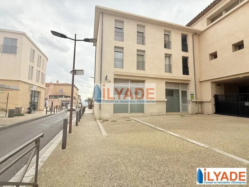Bureaux/Local commercial dans La Ciotat à louer Photo de l’immeuble– Image 1 sur 13