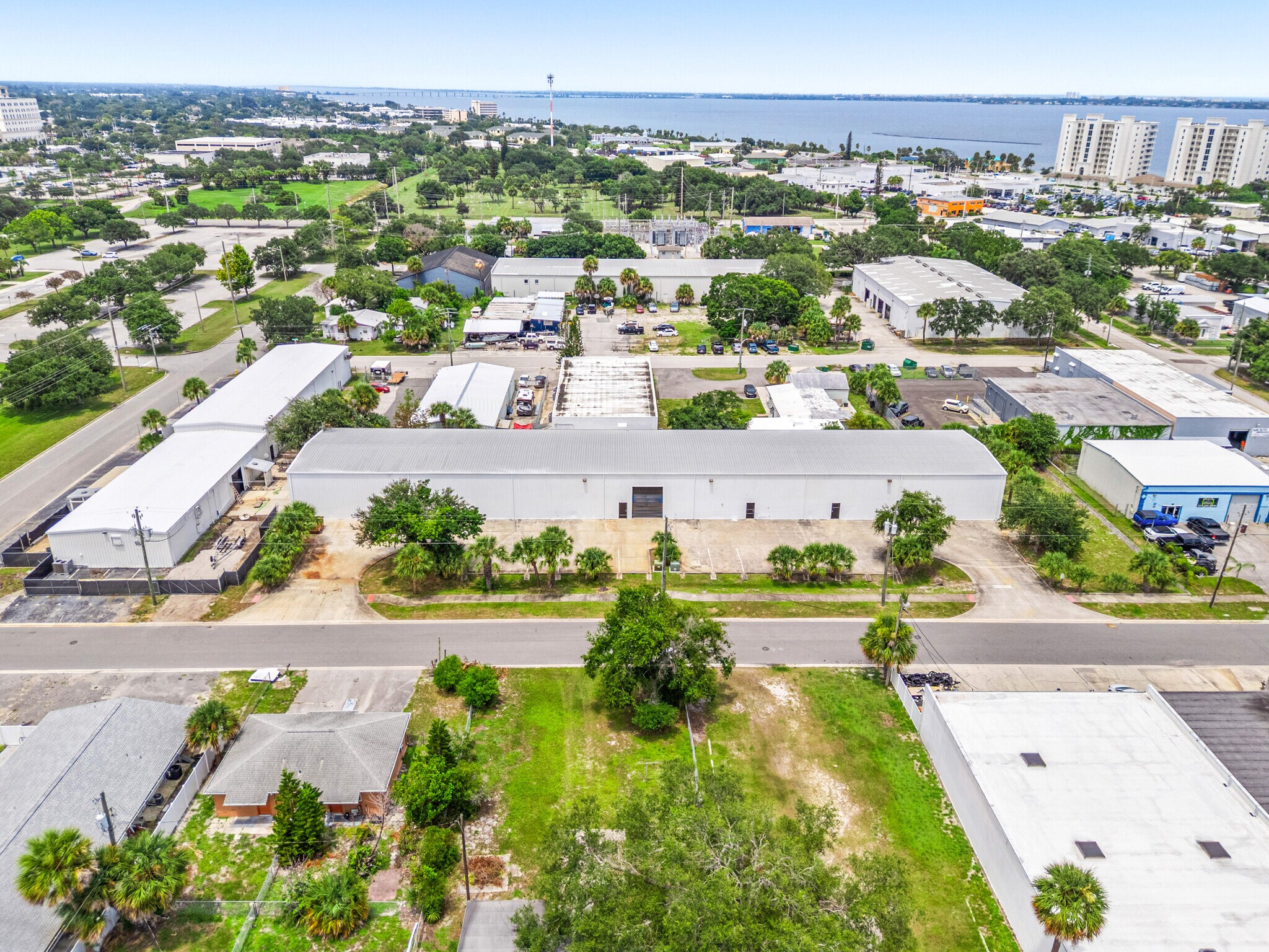716 Columbus Ave, Melbourne, FL à louer Aérien– Image 1 sur 38