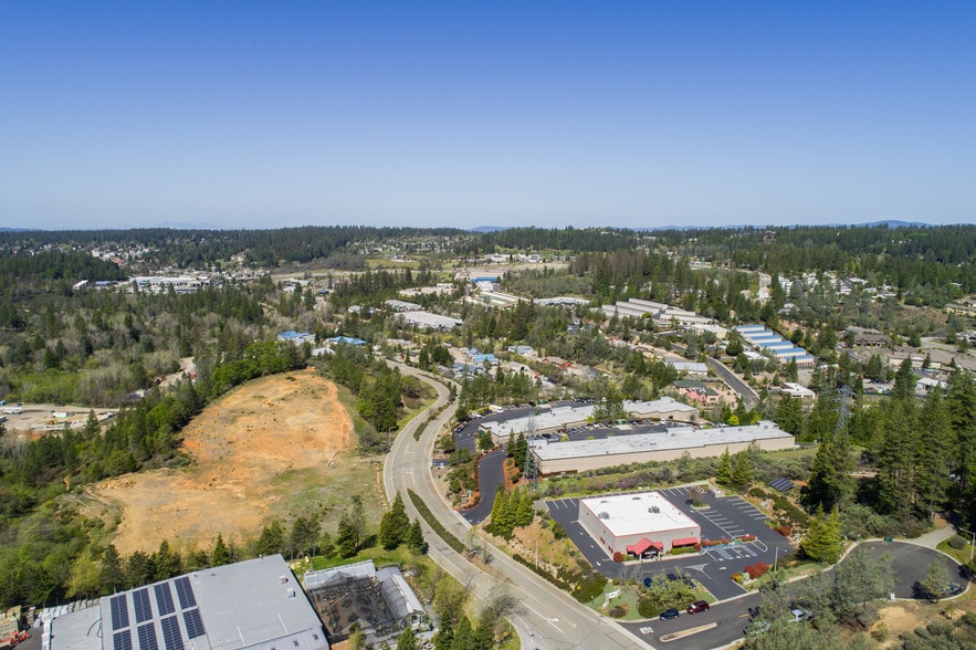 1250 WHISPERING PINES Ln, Grass Valley, CA à vendre - Aérien – Image 2 sur 10