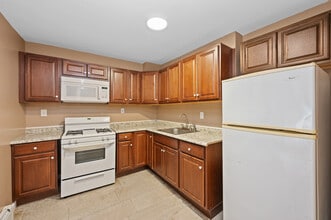 110 Van Pelt Ave, Staten Island, NY à louer Photo intérieure– Image 2 sur 18