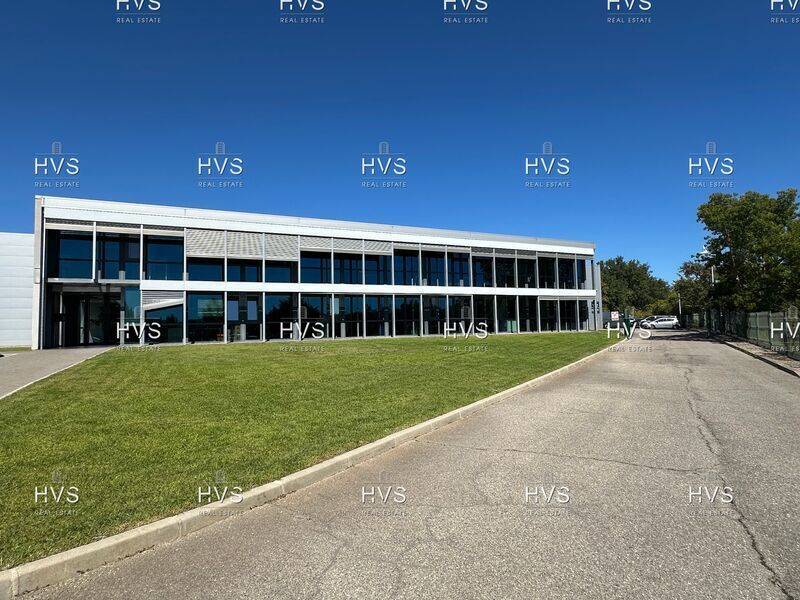 994 Rue De La Gare, Venelles à louer Photo de l’immeuble– Image 1 sur 14
