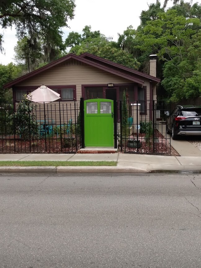 1113 NW 5th Ave, Gainesville, FL à vendre Photo de l’immeuble– Image 1 sur 23