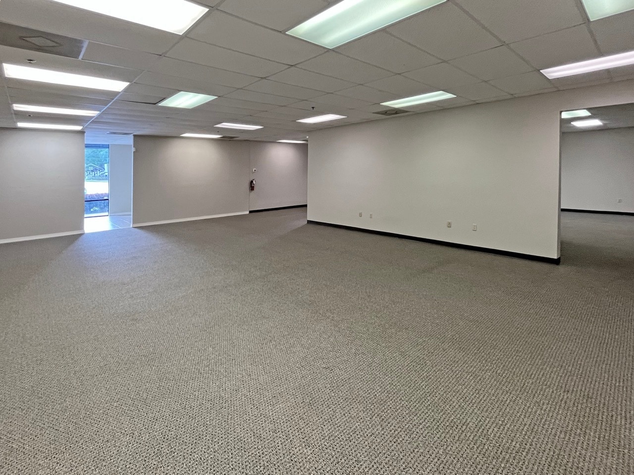 7658 Philips Hwy, Jacksonville, FL à louer Photo intérieure– Image 1 sur 8