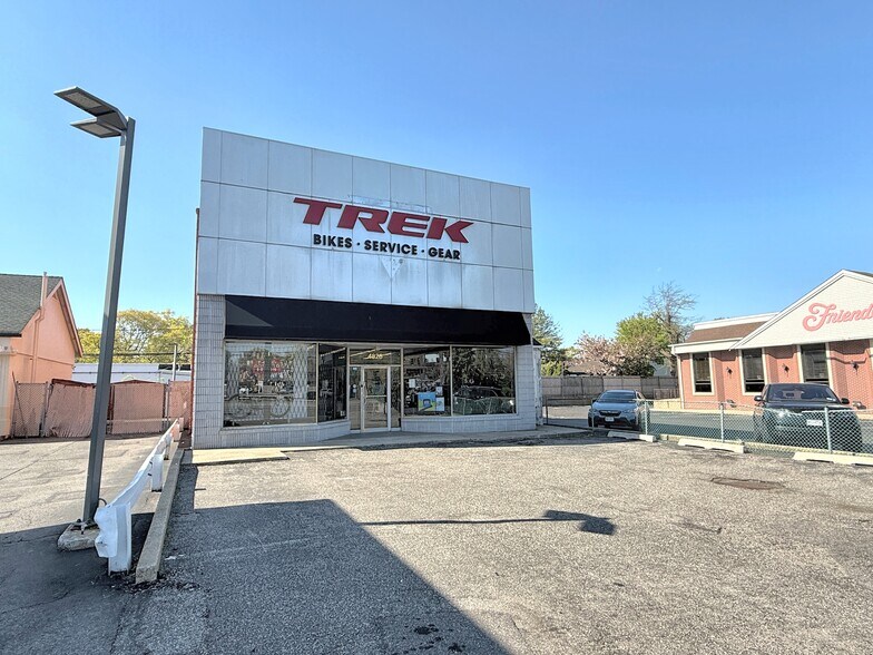 4828 Sunrise Hwy, Massapequa Park, NY à louer - Photo de l’immeuble – Image 3 sur 12