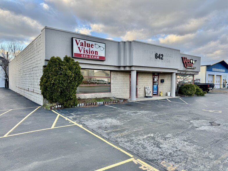 642 Sheridan Dr, Tonawanda, NY à louer - Photo de l’immeuble – Image 1 sur 17