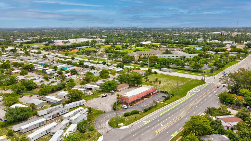 285 NE 48th St, Deerfield Beach, FL à louer - Photo de l’immeuble – Image 2 sur 4