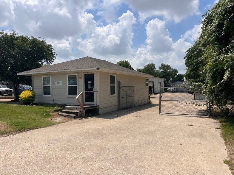 1608 Tantor Rd, Dallas, TX à vendre - Photo de l’immeuble – Image 3 sur 14