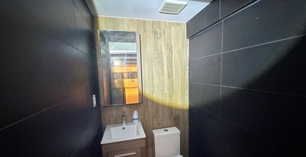 1490 Saint Johns Pl, Brooklyn, NY à vendre - Photo de l’immeuble – Image 3 sur 13