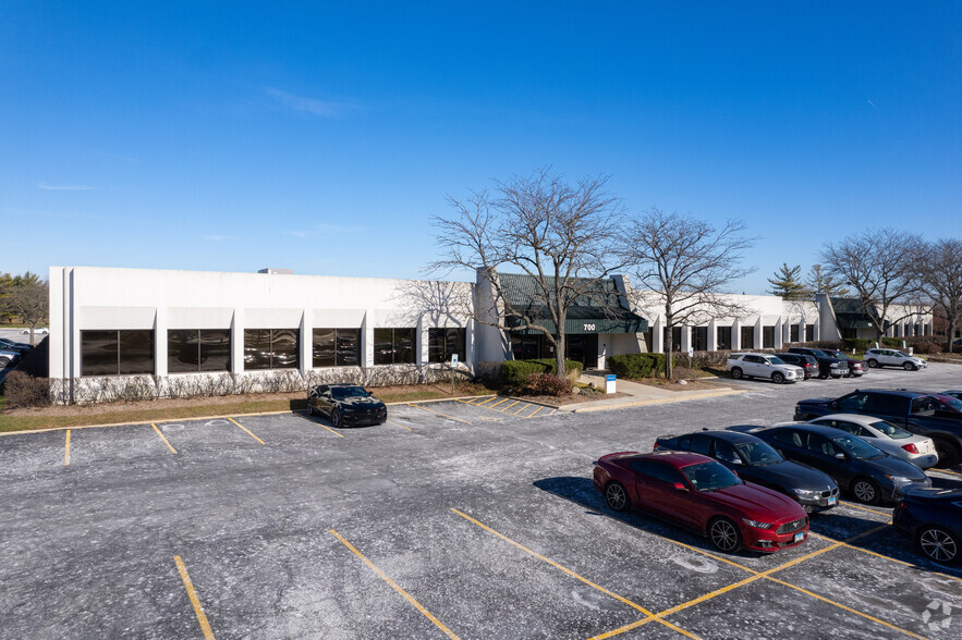 700-702 N Deerpath Dr, Vernon Hills, IL à louer - Photo de l’immeuble – Image 2 sur 6