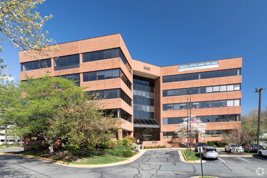 3025 Hamaker Ct, Fairfax, VA à louer - Photo de l’immeuble – Image 3 sur 6