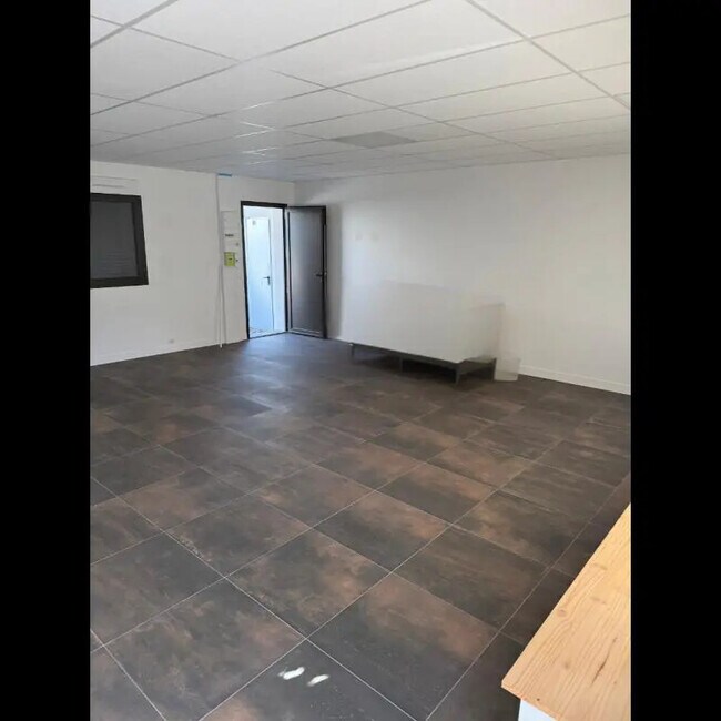 Plus de détails pour Local commercial à vendre