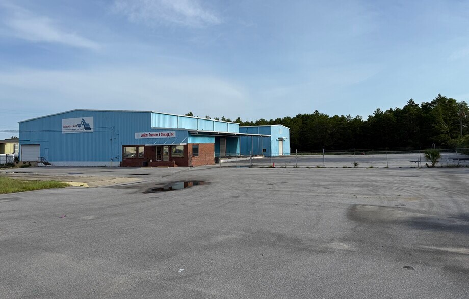 627 Anchors St NW, Fort Walton Beach, FL à vendre - Photo de l’immeuble – Image 1 sur 29