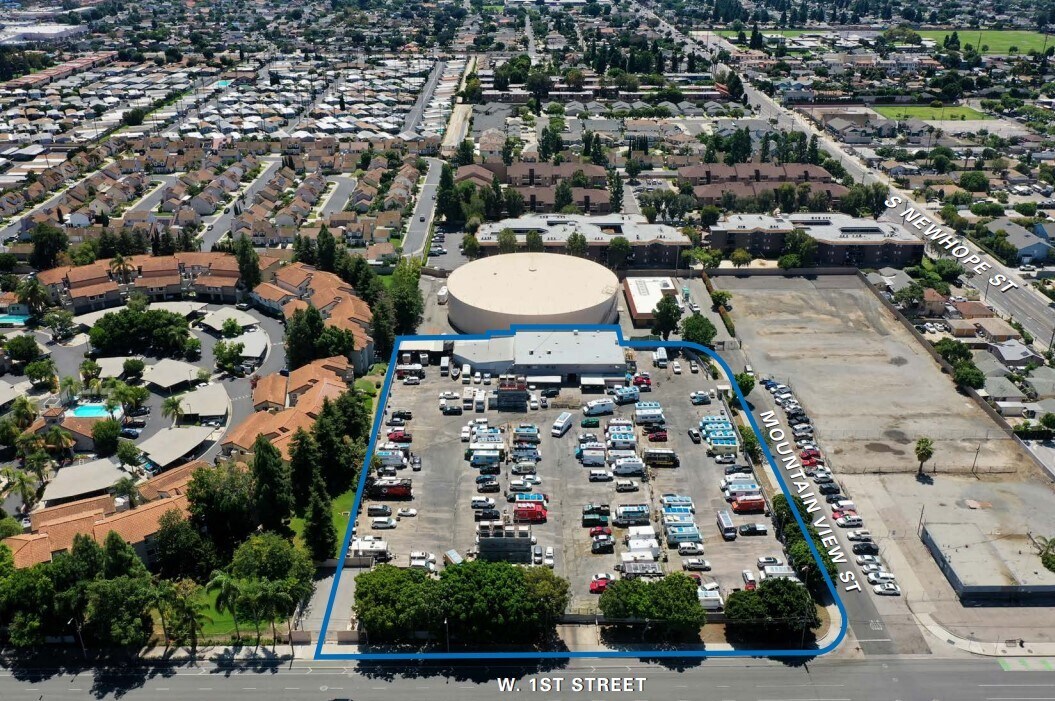 4320 W 1st St, Santa Ana, CA à louer Photo de l’immeuble– Image 1 sur 4