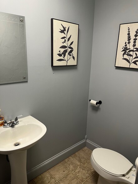 205 Washington St, Burlington, IA à louer - Photo intérieure – Image 3 sur 12