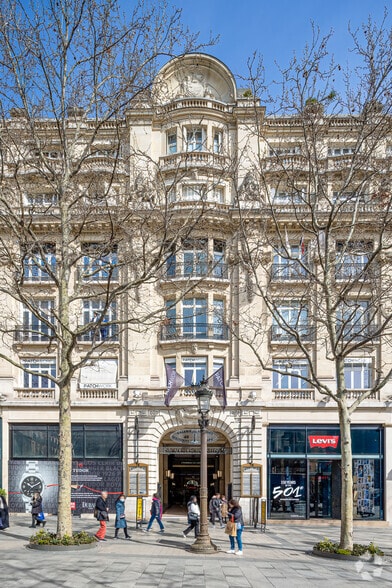 76-78 Avenue Des Champs Elysées, Paris à vendre - Photo de l’immeuble – Image 2 sur 12