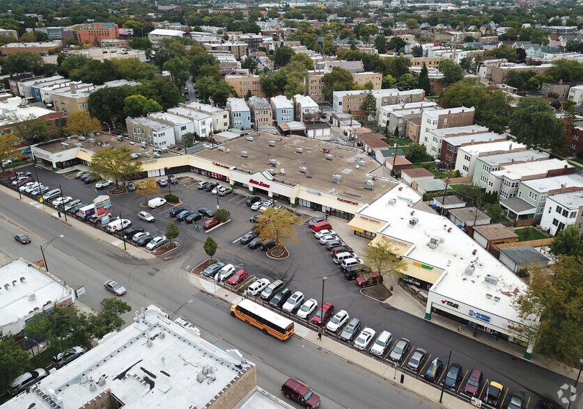 3019-3059 N Pulaski Rd, Chicago, IL à louer - Photo de l’immeuble – Image 2 sur 12