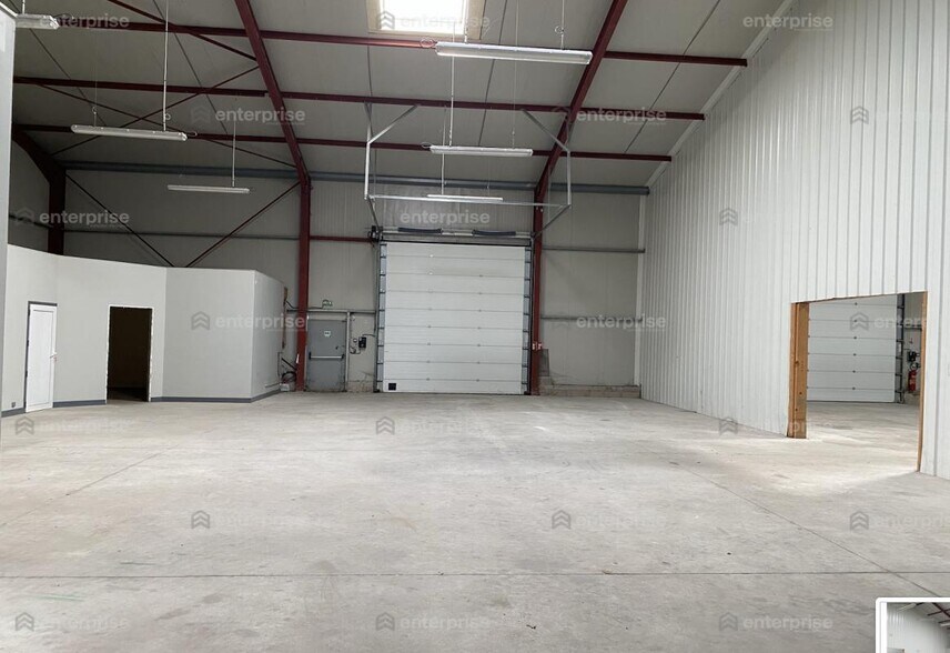 Industriel/Logistique dans Moreuil à louer - Photo de l’immeuble – Image 3 sur 5