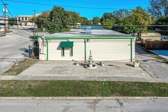 120 N Mesquite St, San Antonio, TX à louer Aérien– Image 1 sur 40